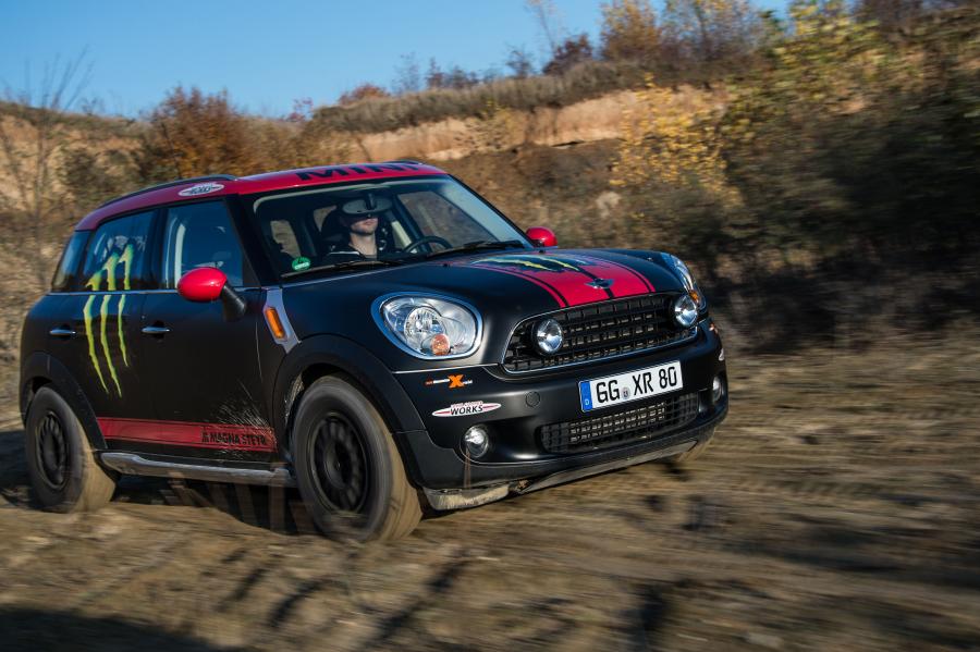  Mini Countryman X-Raid Service Vehicle 2012 года  (фото 30 из 41)